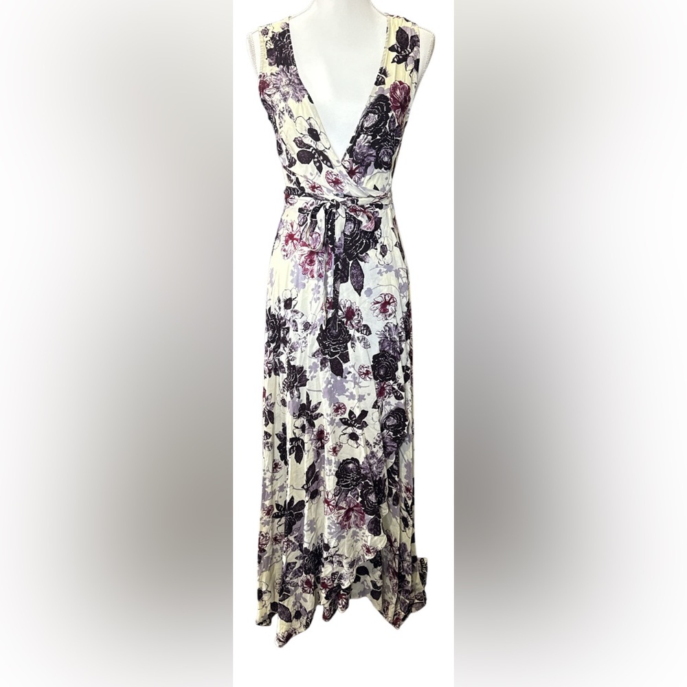 Chic Floral A-Line wrap dress in Black and Purple